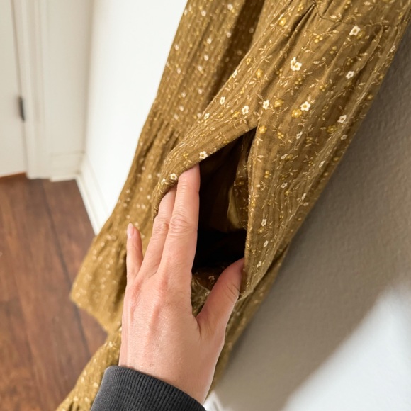 Madewell Ruffle-Sleeve Tiered Midi Dress - Picture 9 of 10